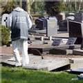 Tombes juives dégradées dans un cimetière de Lille