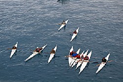 ce mois-ci, des Inuits ont pagayé à bord de leurs kayaks en peau de phoque jusqu'à Disco Bay pour participer à un symposium sur les changements climatiques